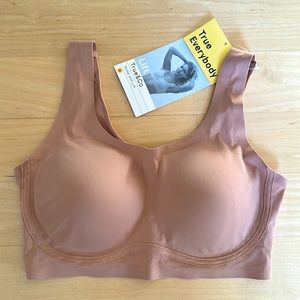True & Co Scoop with Lift M Caramel NWT